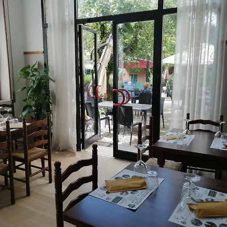 Di Hotel 2*